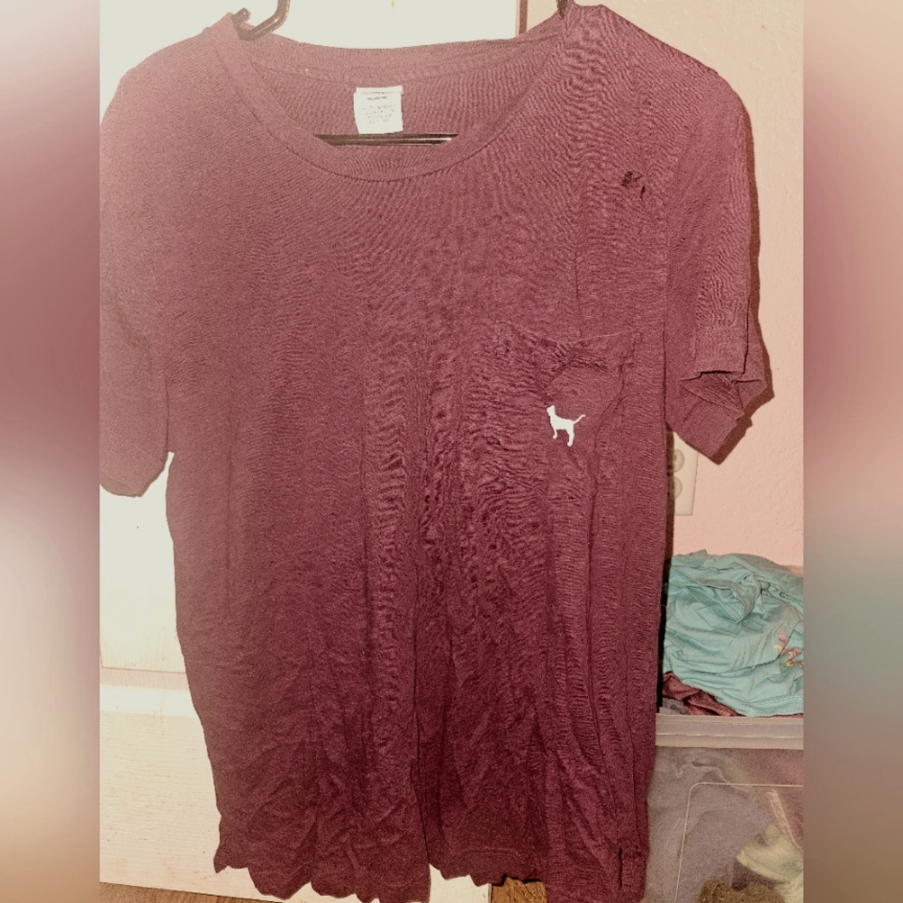 Maroon/white brand pink tshirt